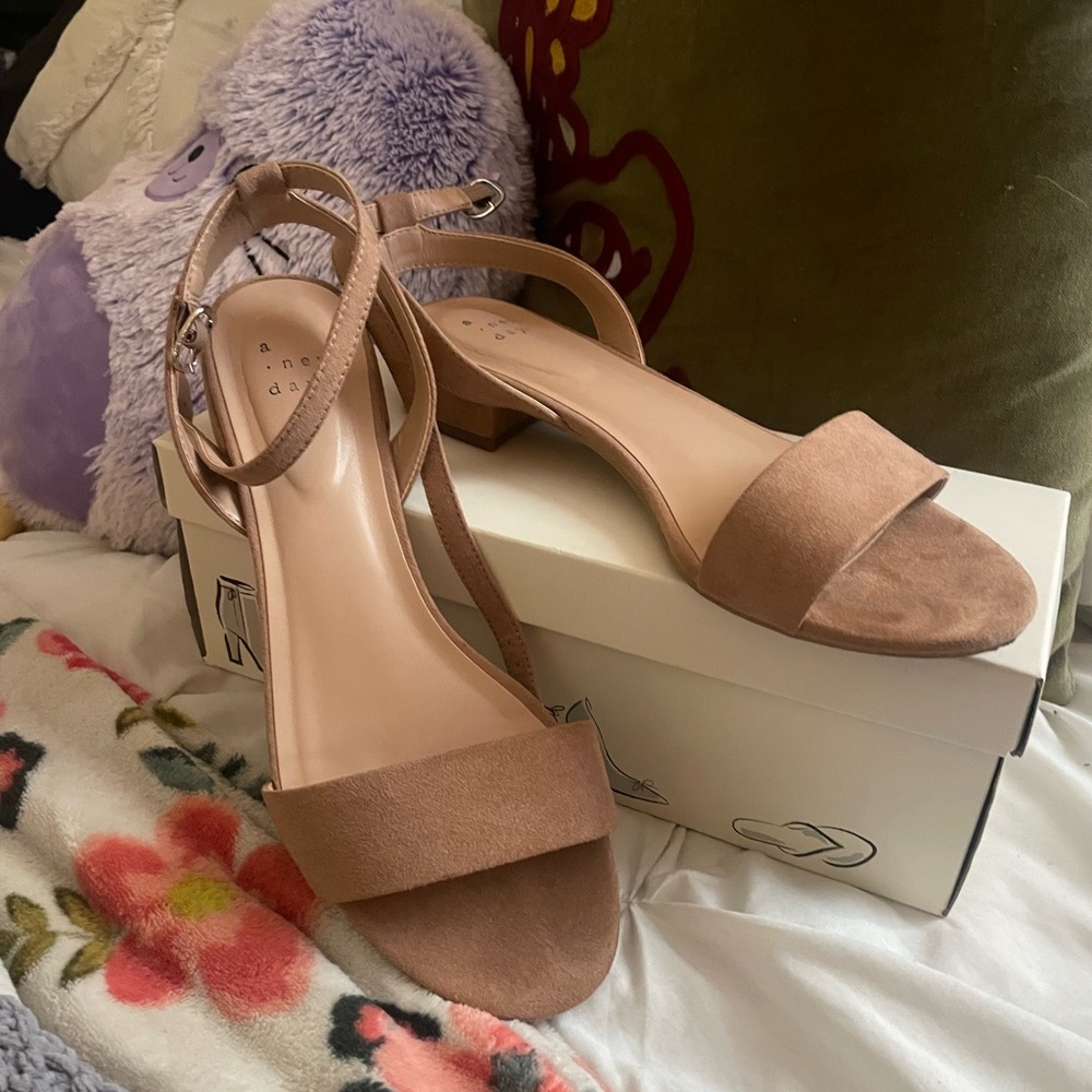 a new day winona sandals size 8 1/2
